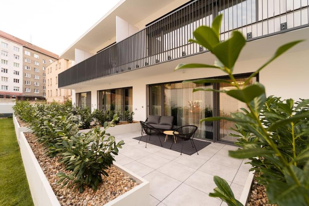 Gold Garden Terrace Apartment Брно Екстер'єр фото